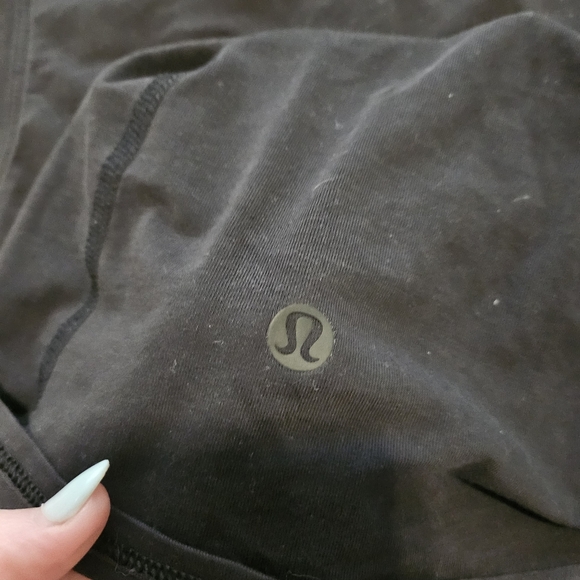 Lululemon Yoga Top, Open Back With Tie At Waist, Size 6 - Picture 2 of 4